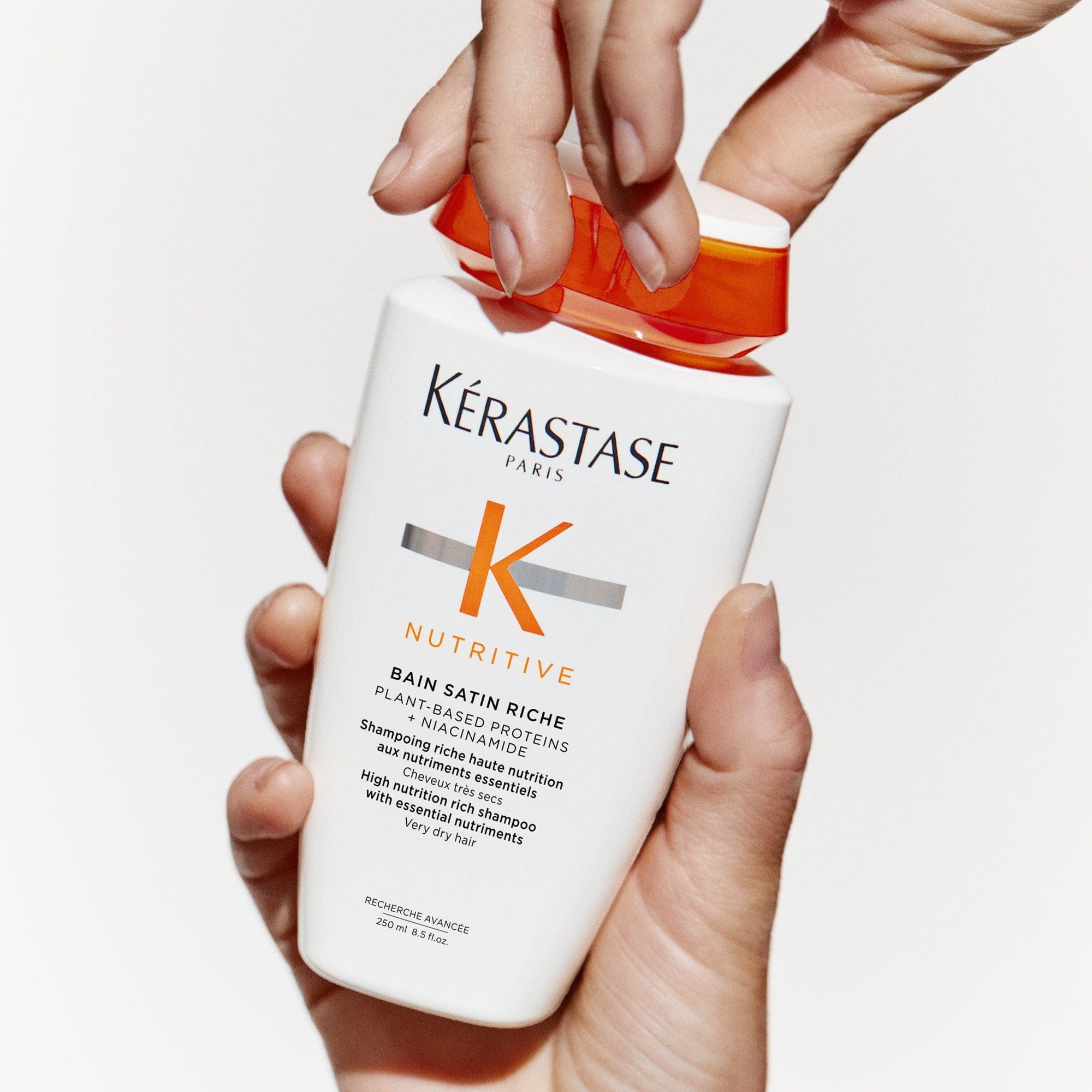 KÉRASTASE Champú KERASTASE NUTRITIVE Bain Satin Riche Champú 250ml Roberta Beauty Club Tienda Online Productos de Peluqueria